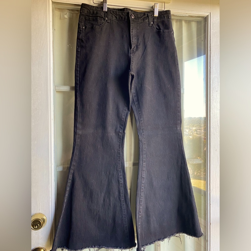 SHEIN Slant Pocket Flare Leg Jeans